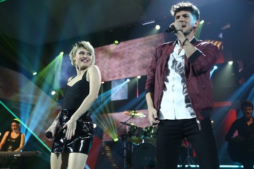 Alba Reche y Carlos Right en su actuación de la Gala 7 de 'OT 2018'