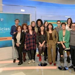 Foto de grupo del equipo de 'La 2 Noticias'