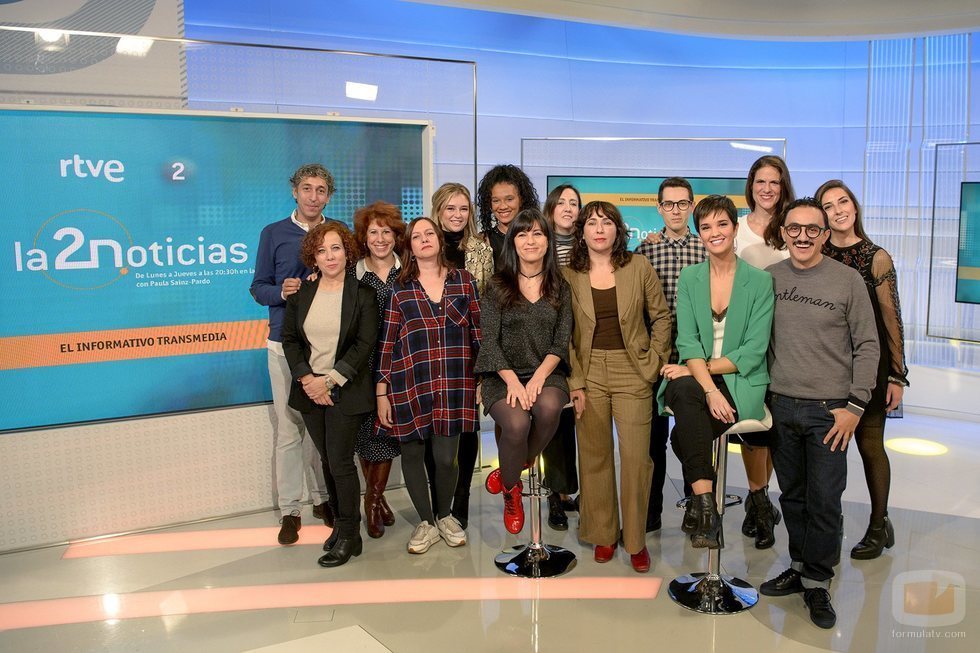Foto de grupo del equipo de 'La 2 Noticias'