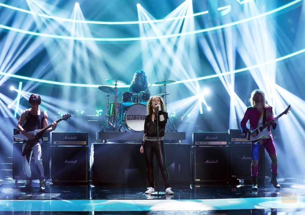 Soraya Arnelas como Scorpions en la Gala 7 de 'Tu cara me suena'