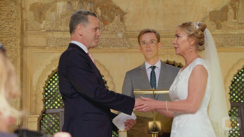 Una pareja en la Alhambra de Granada en 'Cuatro Weddings'