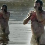 Chris Pine, en un desnudo frontal, enseñando el pene en 'El rey proscrito'