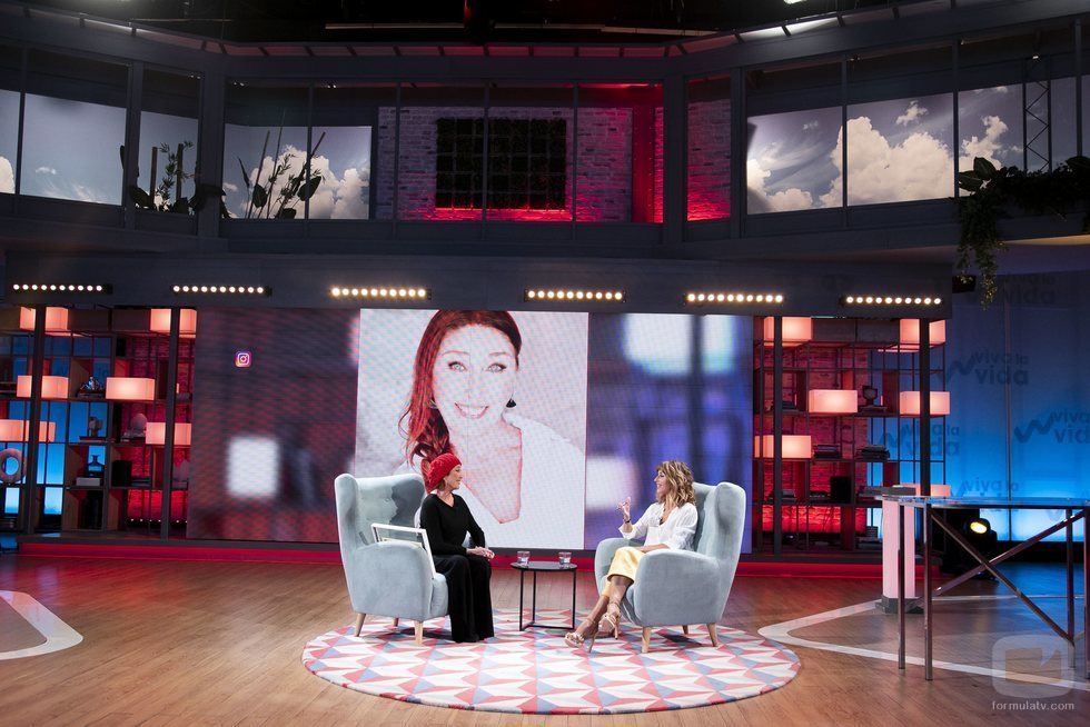 Emma García junto a la actriz Verónica Forqué en 'Viva la vida'