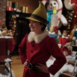 Susie disfrazada de elfo en el especial navideño de 'Las escalofriantes aventuras de Sabrina'