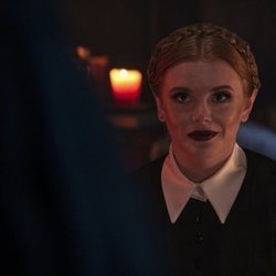 Dorcas en el especial navideño de 'Las escalofriantes aventuras de Sabrina'