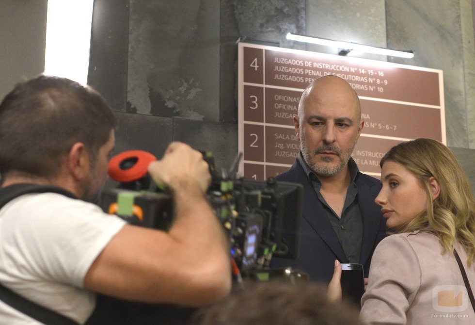 Roberto Álamo y Miriam Giovanelli en 'Caronte'