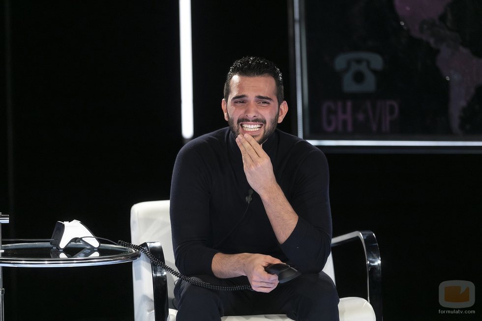 Suso Álvarez llamando por teléfono en la gala 11 de 'GH VIP 6'