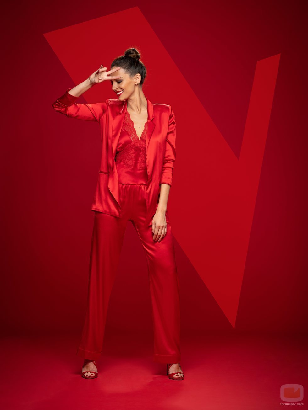 Posado de Eva González como presentadora de 'La Voz' en Antena 3