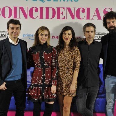 El reparto principal de 'Pequeñas coincidencias'