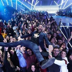 Roberto Leal aupado por el público de la Gala 10 de 'OT 2018'