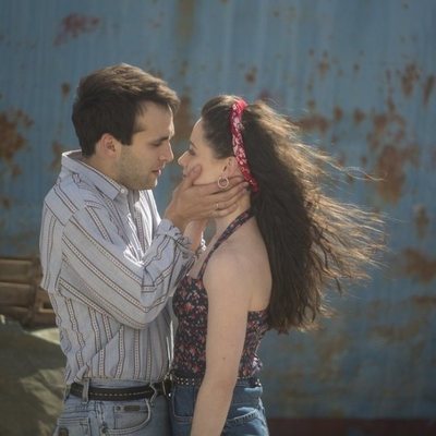 Carlos y Karina, en el último capítulo de la temporada 19 de 'Cuéntame cómo pasó'