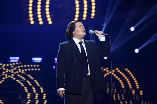 Brays Efe imita a Julio Iglesias en la Gala 10 de 'Tu cara me suena'