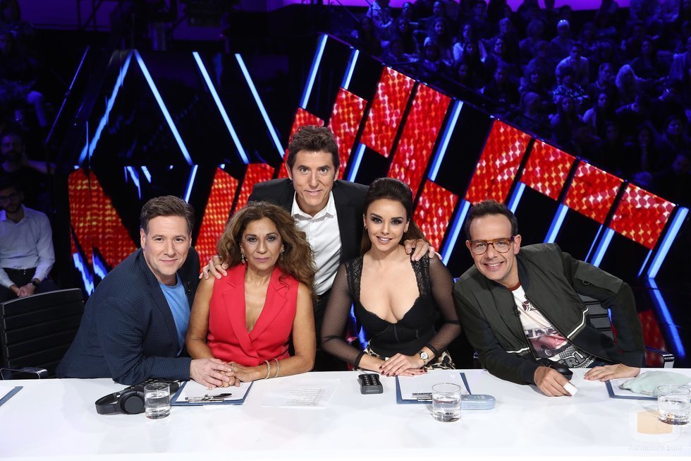 Jurado y presentador en la Gala 10 de 'Tu cara me suena'