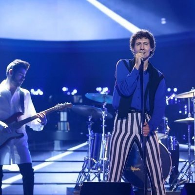 Manuel Bandera imita a Miguel Ríos como invitado en la Gala 10 de 'Tu cara me suena'