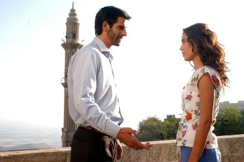 Protagonistas de 'Sila', la telenovela turca que llega a Nova