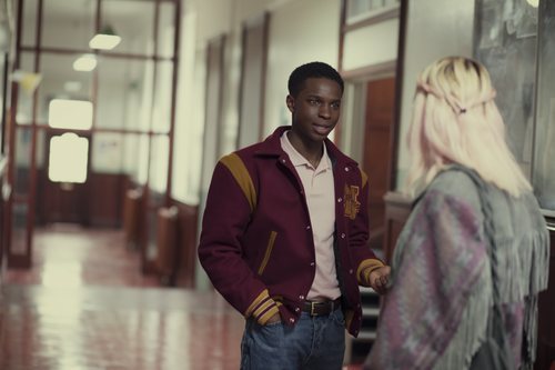 Kedar Williams-Stirling da vida a Jackson en 'Sex Education'
