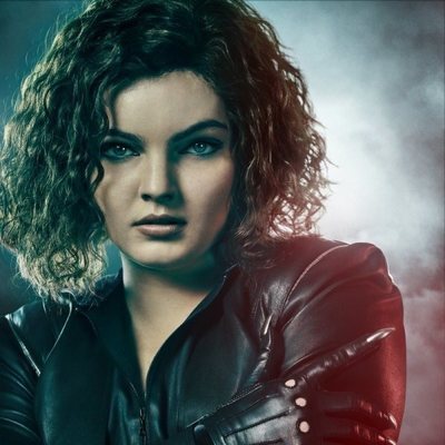 Póster de Camren Bicondova como Selina Kyle en la temporada final de 'Gotham'
