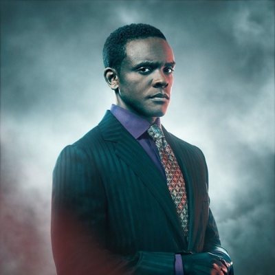 Póster de Chris Chalk como Lucius Fox en la temporada final de 'Gotham'