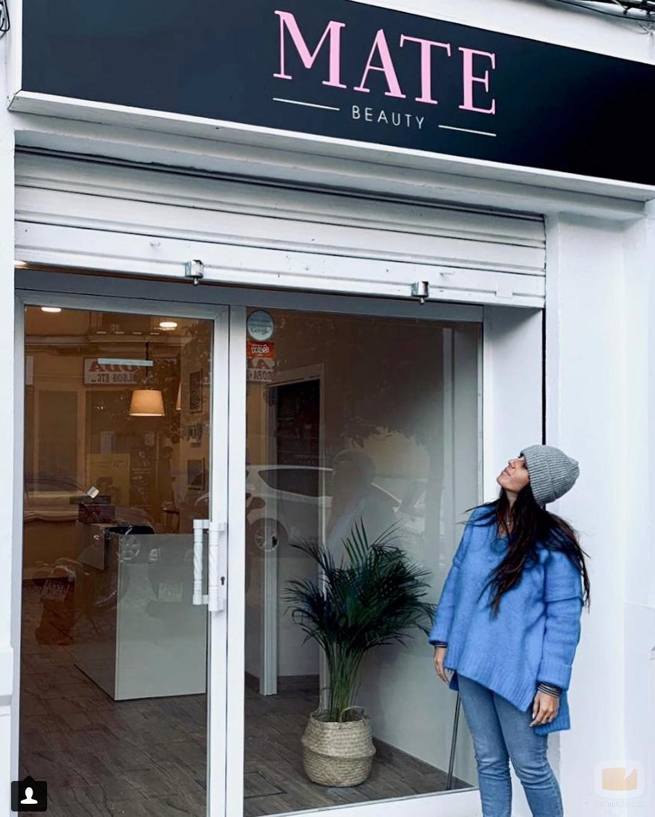 Anabel Pantoja abre un nuevo negocio en Sevilla de manicura y pedicura