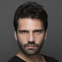 Retrato de Kaan Urgancioglu, Emir en 'Kara Sevda'