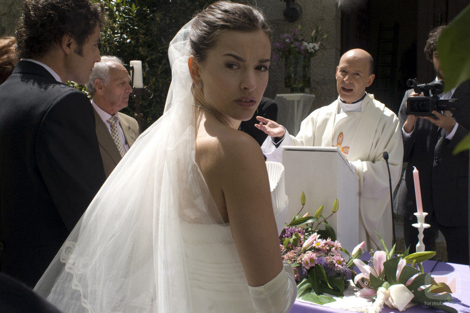 Novia en el altar en 'Hermanos y detectives'