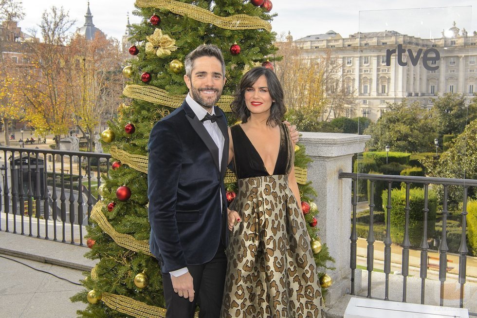 Roberto Leal y Elena Sánchez en la presentación de la Navidad de RTVE