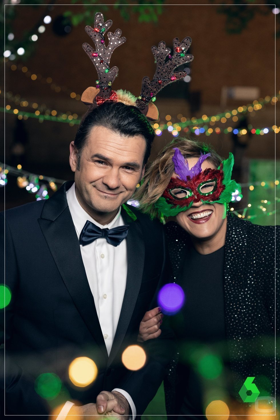 Cristina Pardo e Iñaki López posan para dar la bienvenida 2019 desde laSexta