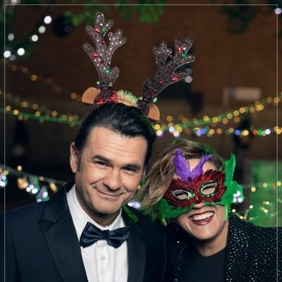 Cristina Pardo e Iñaki López posan para dar la bienvenida 2019 desde laSexta