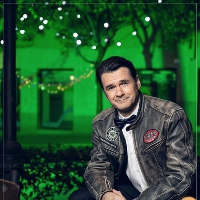 Iñaki López posa sonriente para promocionar las campanadas 2018-19