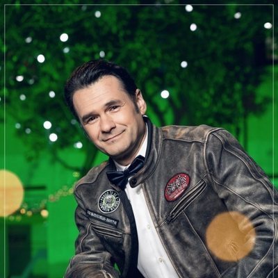 Iñaki López posa sonriente para promocionar las campanadas 2018-2019