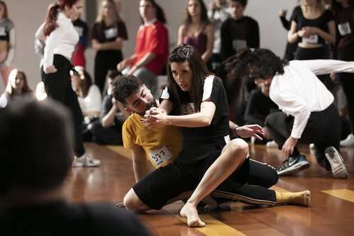 Dos bailarines participan en los castings de 'Fama a bailar' en Madrid