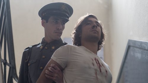 Roberto, Carlos Cuevas, en '45 Revoluciones'