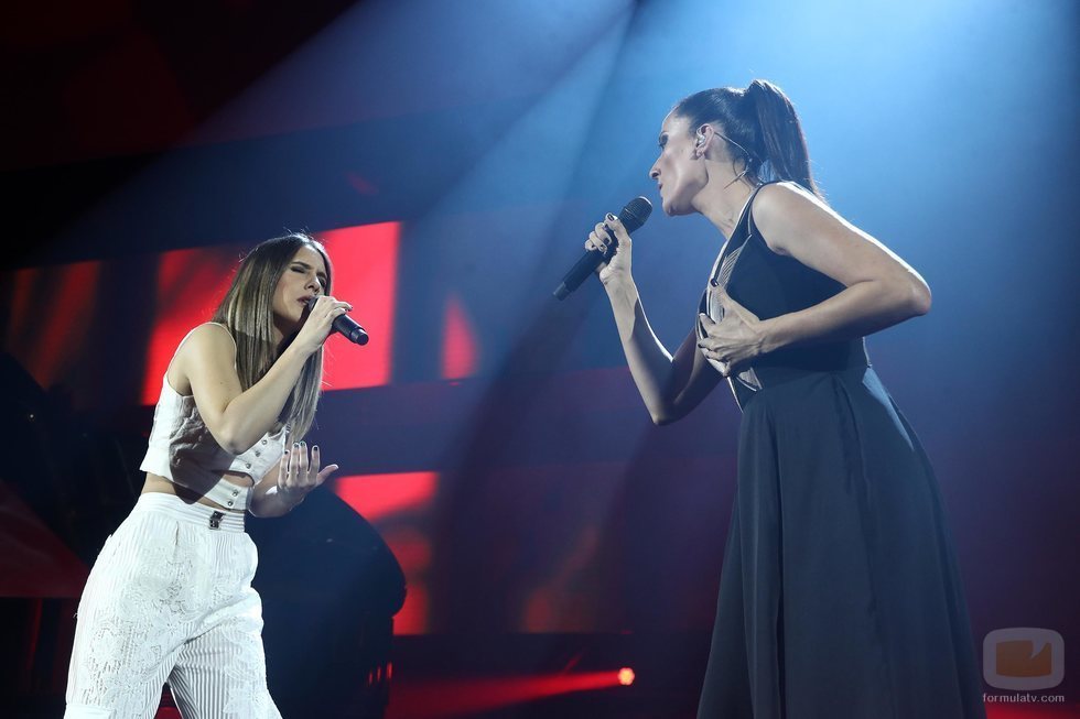 Sabela y Rosa Cedrón cantando en la Gala de Navidad de 'OT 2018'