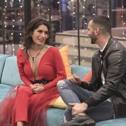 Miriam Saavedra junto a Suso Álvarez en el interior de la casa en la final de 'GH VIP 6'