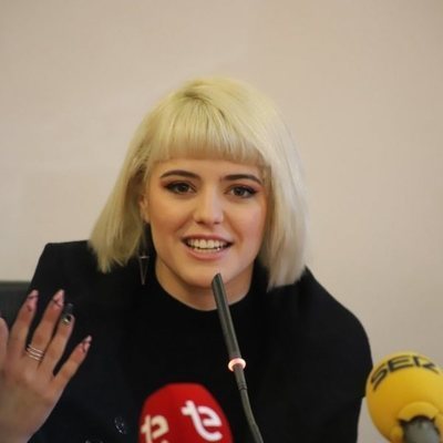 Alba Reche, compareciendo ante los medios en su recibimiento en Elche
