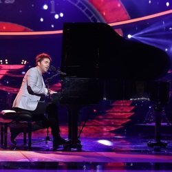 Raúl Pérez imita a Páblo López en el Concierto Fin de Año de 'Tu cara me suena'