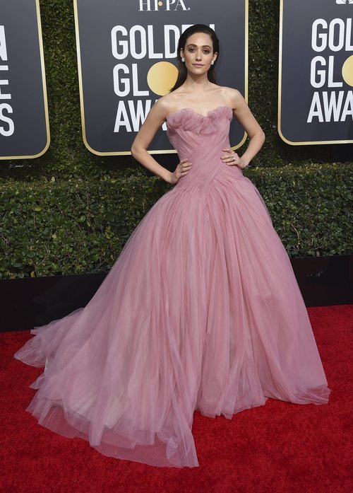 Emmy Rossum en la alfombra roja de los Globos de Oro 2019