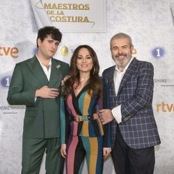 El jurado de 'Maestros de la Costura' posa en la presentación de su segunda edición