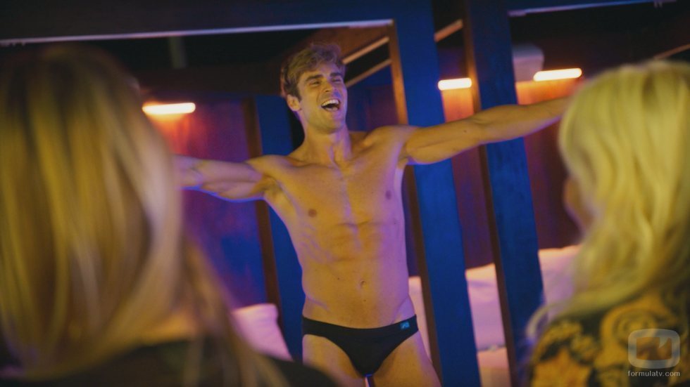 José de la Torre, desnudo en un striptease de 'Toy Boy'
