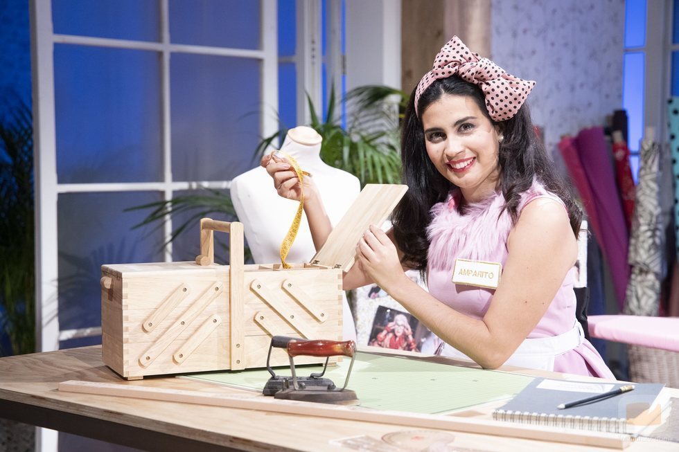 Amparo, aprendiz 'Maestros de la costura 2'