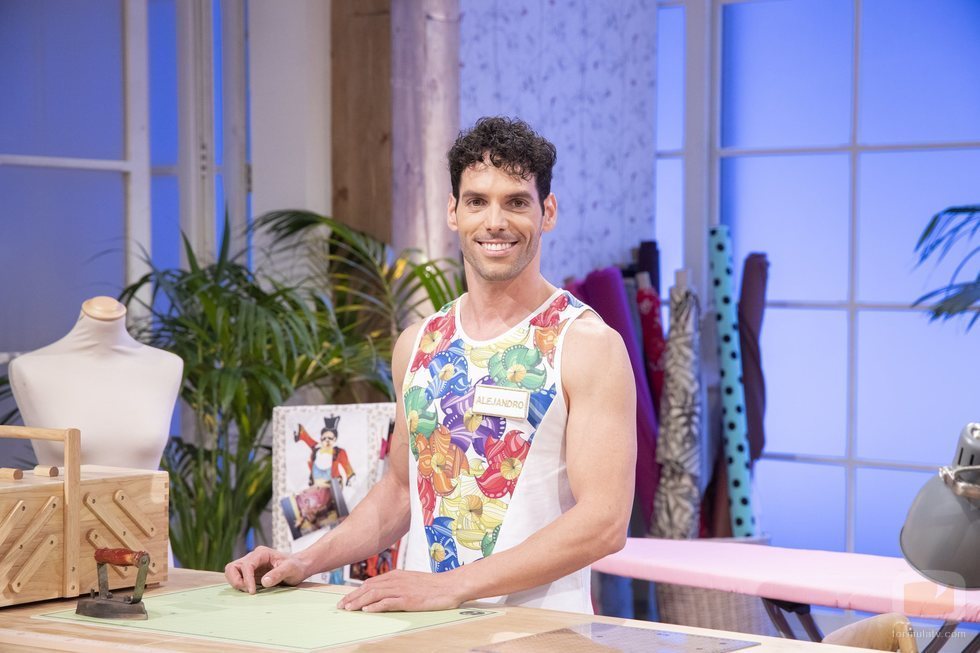 Alejandro, aprendiz 'Maestros de la costura 2'