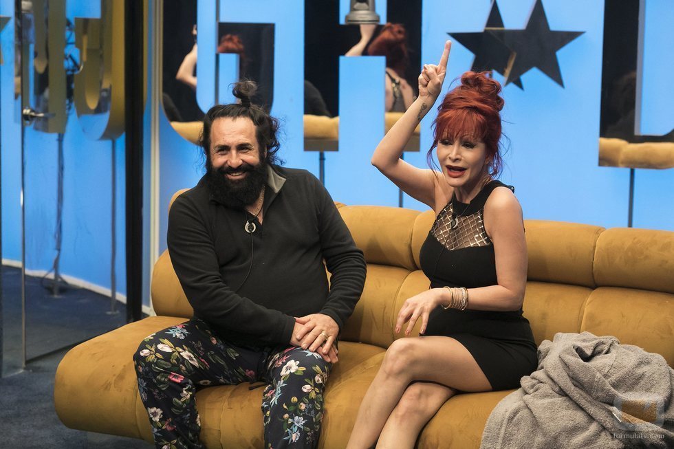 Juan Miguel y Yurena nominando durante la gala 2 de 'GH Dúo'
