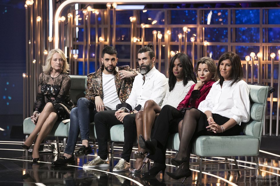 Los defensores de los concursantes en plató durante gala 3 de 'GH Dúo'