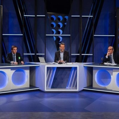 Javier Gómez junto a sus primeros invitados en 'Turno de palabra'