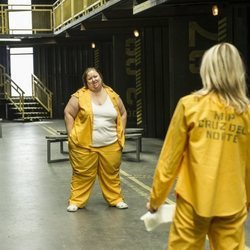 Goya se encuentra con Macarena en los pasillos de 'Vis a vis' en la cuarta temporada