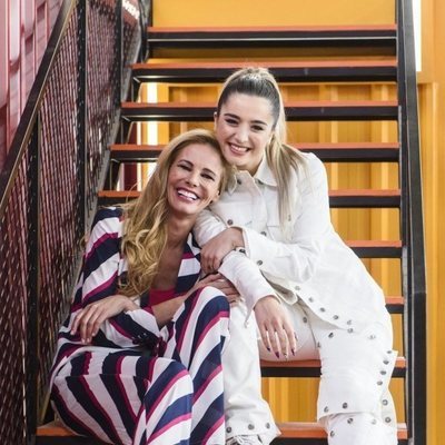 Paula Vázquez con Mimi Doblas en la presentación de 'Fama a bailar 2019'