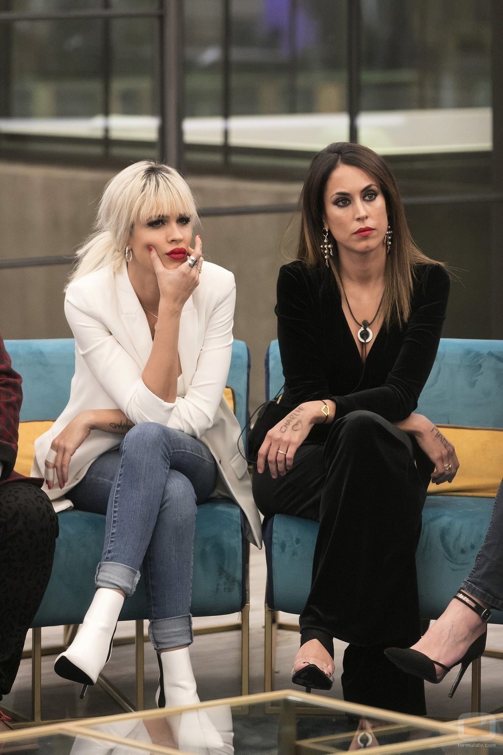 Ylenia y Raquel Martín sentadas en la gala 4 de 'GH Dúo'