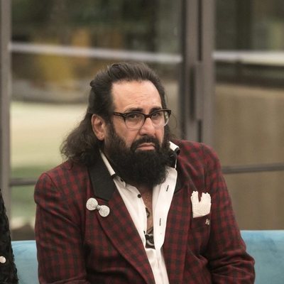 Juan Miguel sentado durante la gala 4 de 'GH Dúo'
