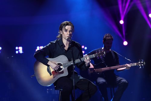 Jordi Coll como Antonio Vega en la Gala 13 de 'Tu cara me suena'