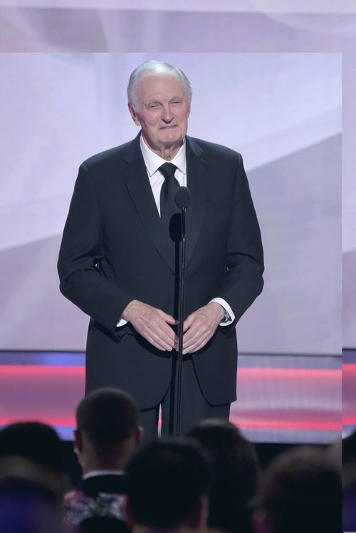 Alan Alda, reconocido por su trayectoria en los SAG Awards 2019